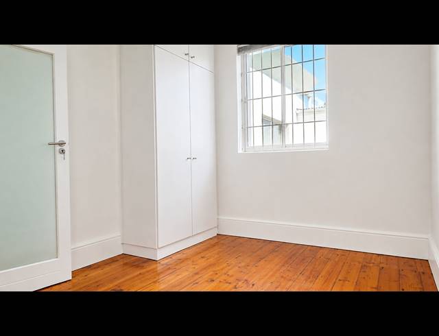 2 bed property to rent in WOODSTOCK